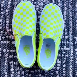 Women’s size 8 new with tags checkered vans